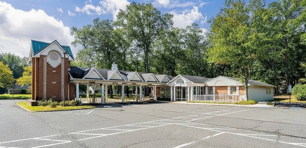 191 US Highway 9, Manalapan Township, NJ à louer - Photo de l’immeuble – Image 1 sur 11