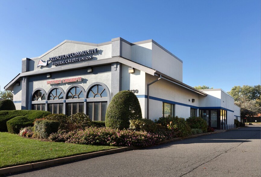 2130 N Glebe Rd, Arlington, VA à vendre - Photo de l’immeuble – Image 2 sur 6