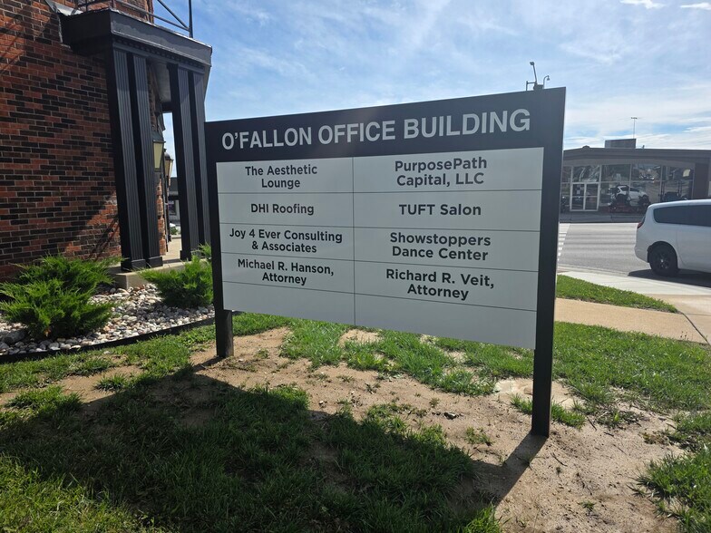 225 S Main St, O'Fallon, MO à vendre - Photo de l’immeuble – Image 2 sur 9