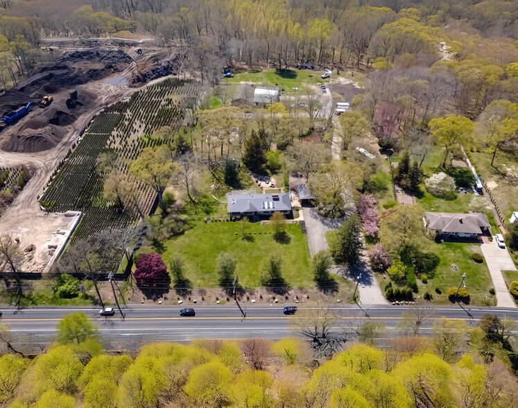 380 Yaphank Middle Island Rd, Yaphank, NY à vendre - Photo de l’immeuble – Image 2 sur 10