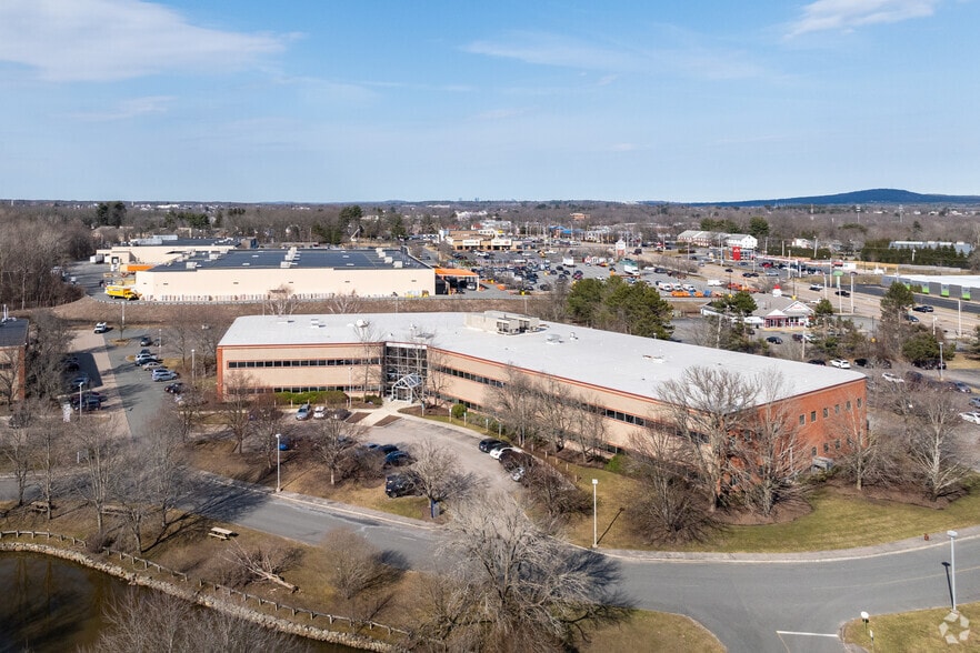 1 Edgewater Dr, Norwood, MA à louer - Aérien – Image 2 sur 4