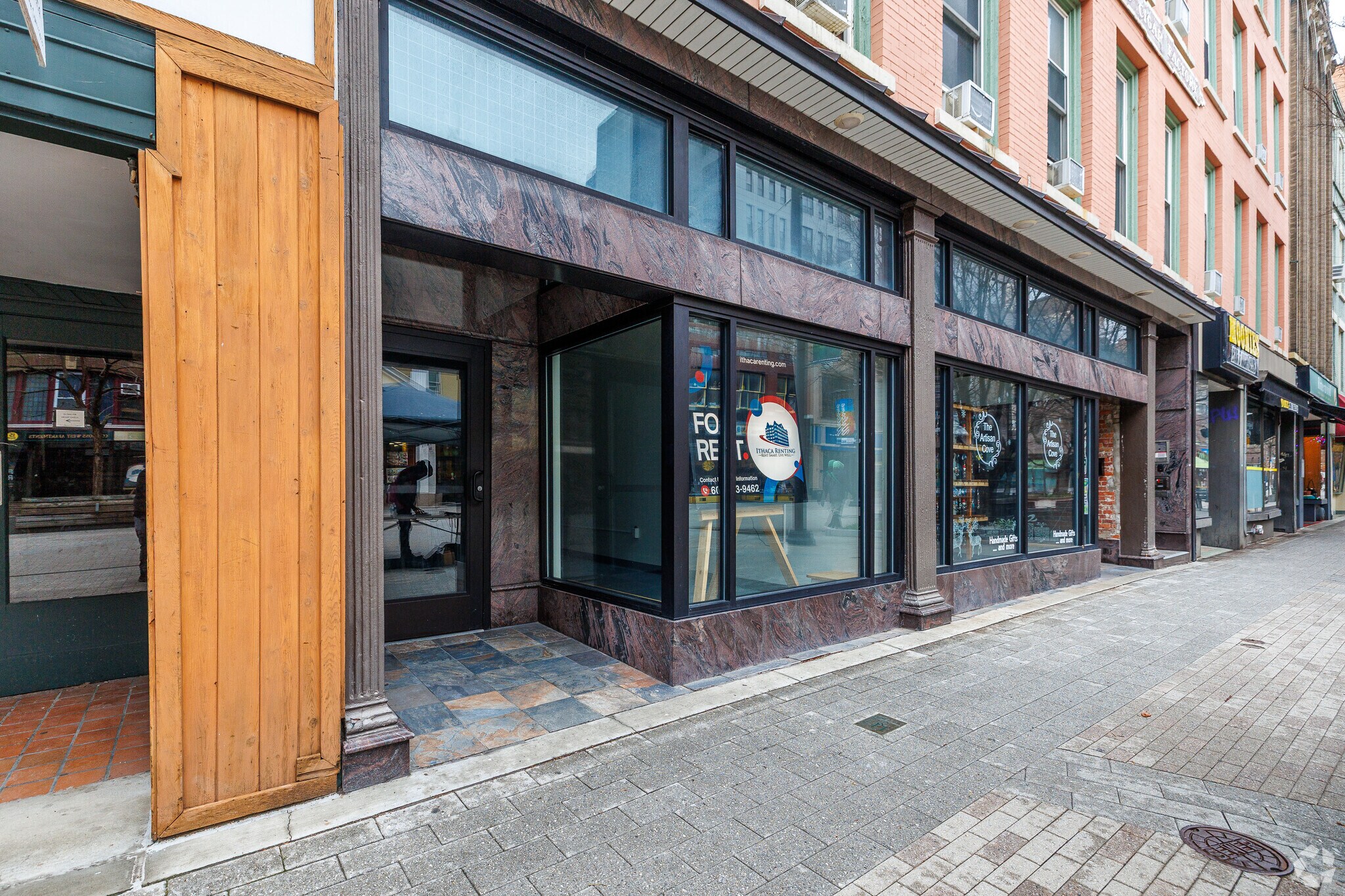 108-114 E State St, Ithaca, NY à louer Photo de l’immeuble– Image 1 sur 14