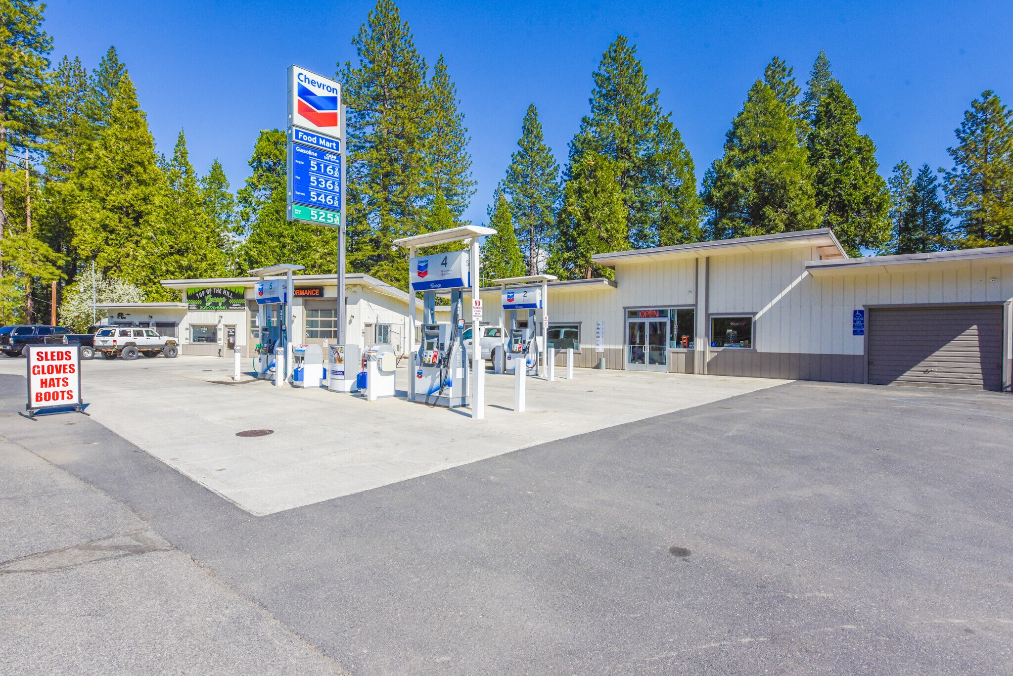 24967 State Highway 108, Mi Wuk Village, CA à vendre Photo principale– Image 1 sur 55