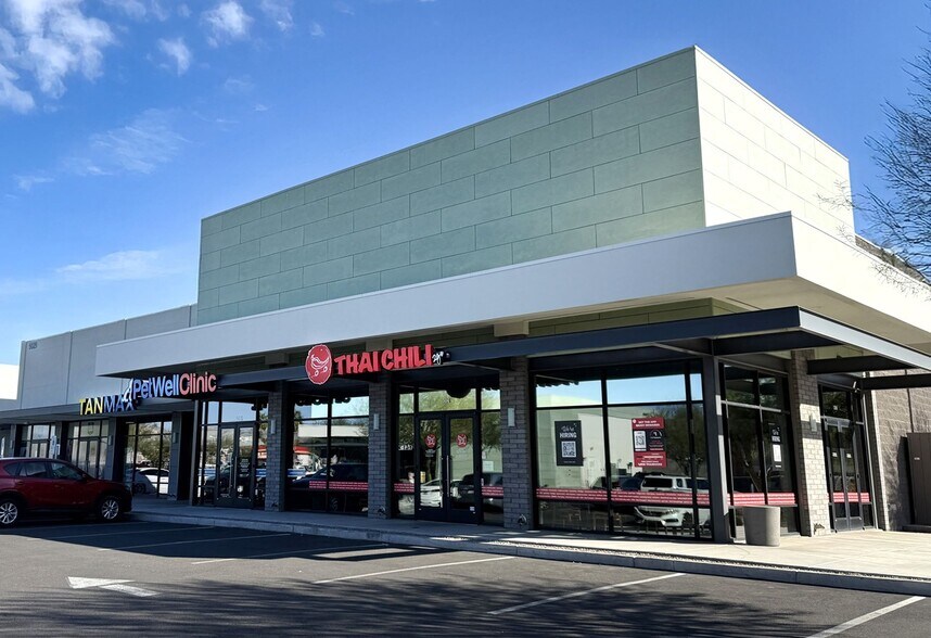 5029 E Chandler Blvd, Phoenix, AZ à louer - Photo principale – Image 1 sur 5