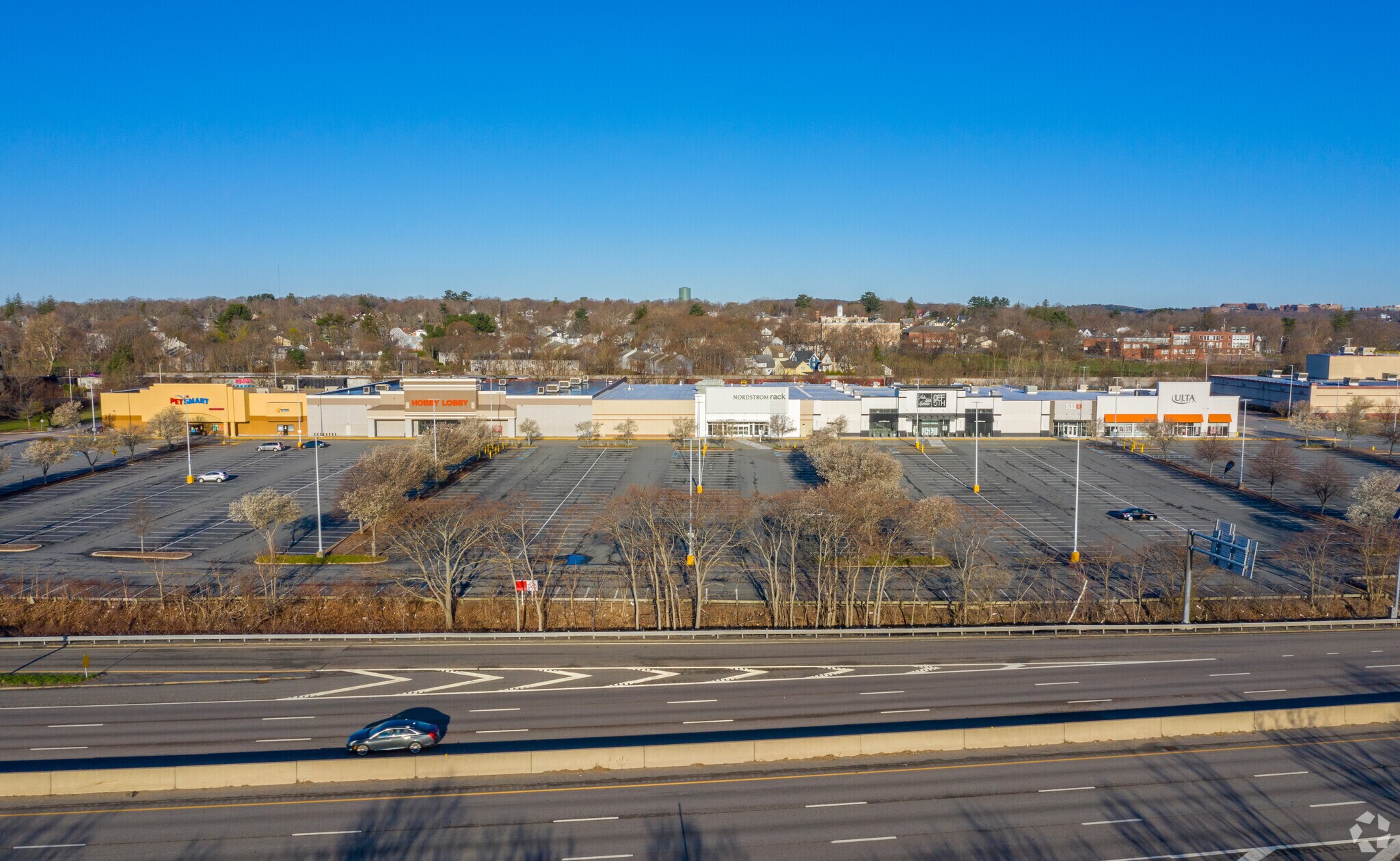 200-380 Grossman Dr, Braintree, MA à louer Photo de l’immeuble– Image 1 sur 16