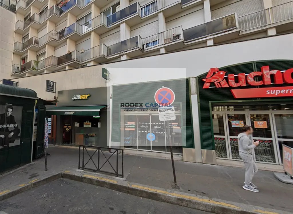 Local commercial dans Paris à louer Photo de l’immeuble– Image 1 sur 4
