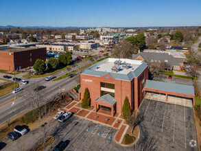 500 Jesse Jewell Pkwy SE, Gainesville, GA - VUE AÉRIENNE  vue de carte - Image1