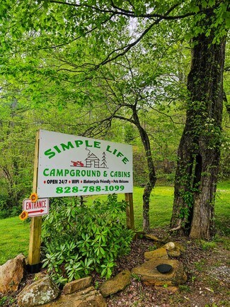 Plus de détails pour 88 Lower Mountain Creek Rd, Robbinsville, NC - Spécialisé à vendre