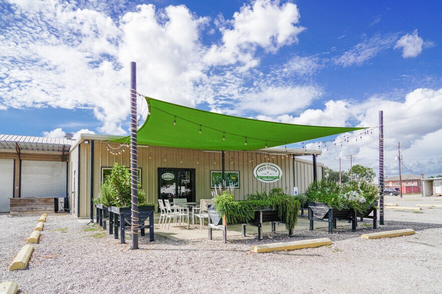 210 W Railroad St, El Campo, TX à vendre - Photo de l’immeuble – Image 2 sur 20