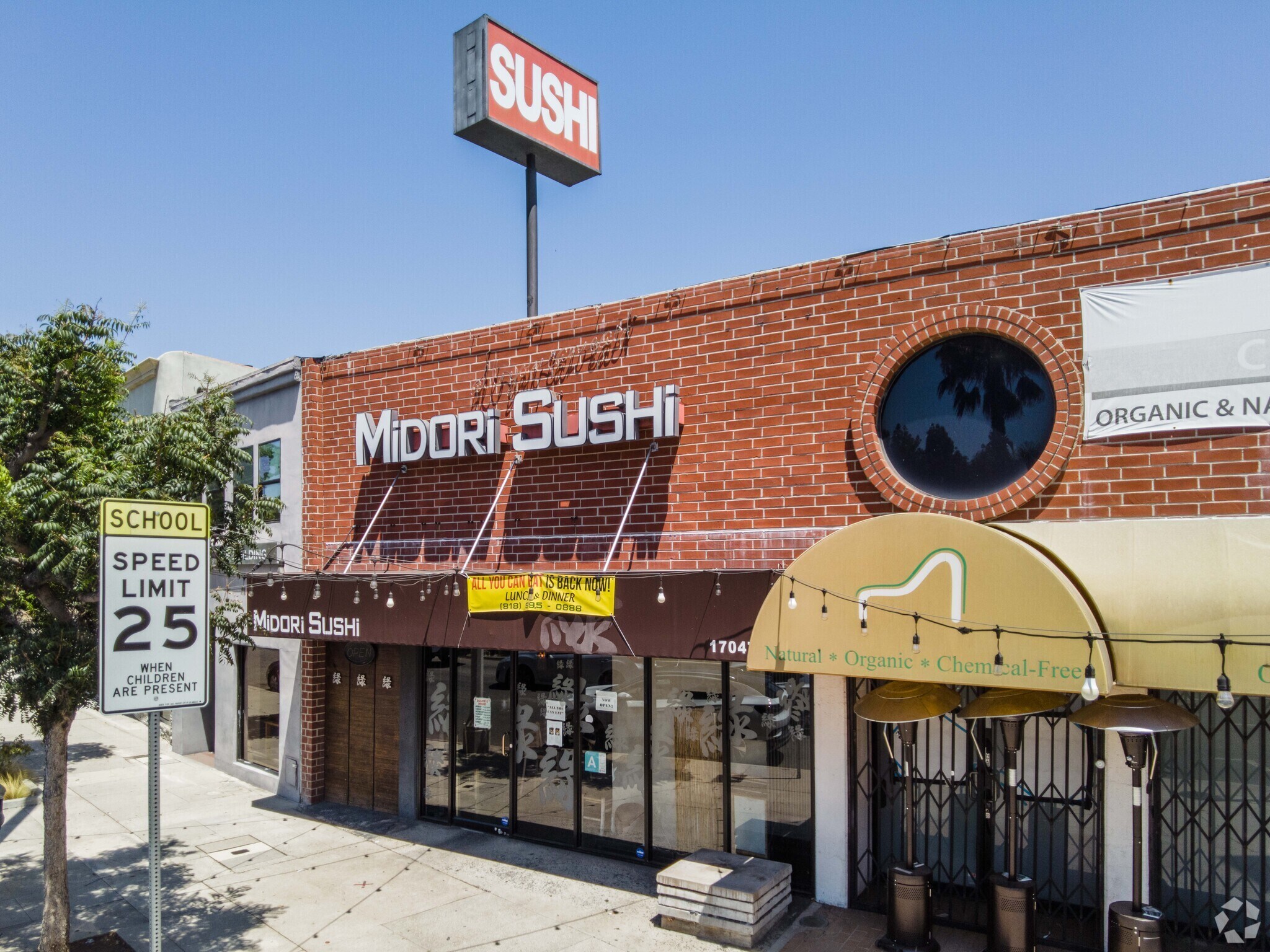 17047 Ventura Blvd, Encino, CA à vendre Photo principale– Image 1 sur 16