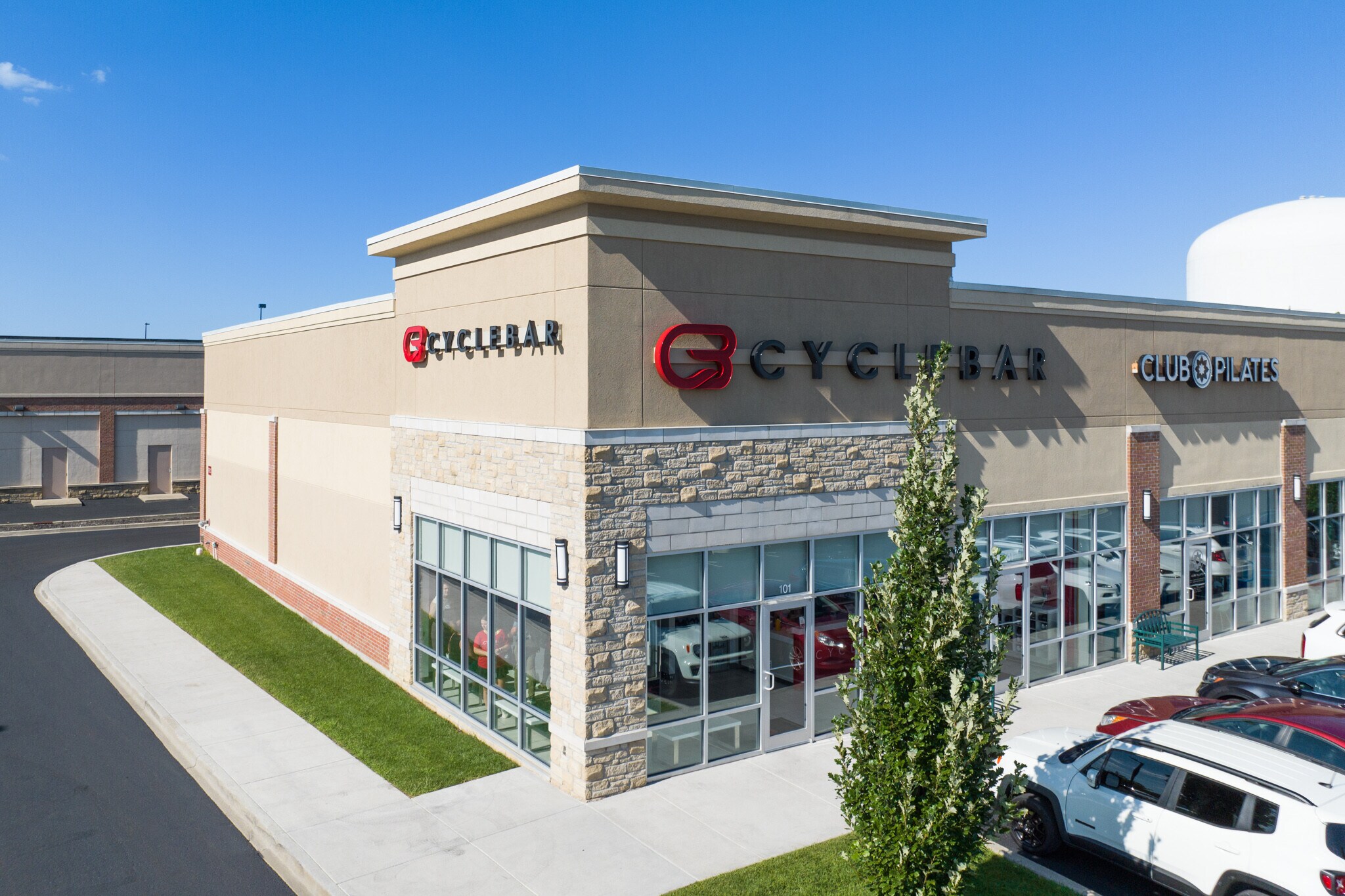 12951 Shelbyville Rd, Louisville, KY à louer Photo principale– Image 1 sur 6