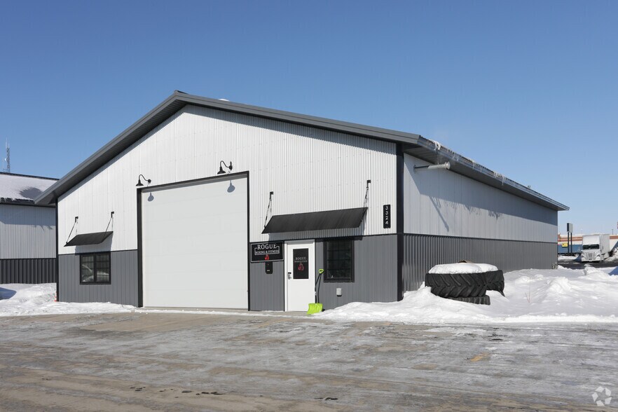 3324 39th St S, Fargo, ND à vendre - Photo de l’immeuble – Image 1 sur 4