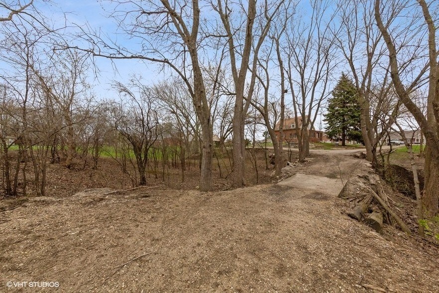 2213 Weber Rd, Crest Hill, IL à vendre - Photo de l’immeuble – Image 3 sur 6