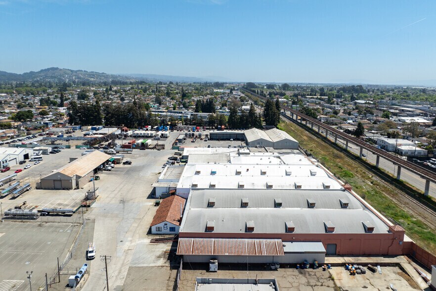 9957 Medford Ave, Oakland, CA à louer - Aérien – Image 2 sur 7