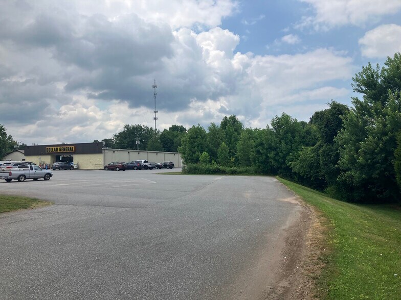 1320 Burkemont Ave, Morganton, NC à vendre - Photo de l’immeuble – Image 2 sur 5