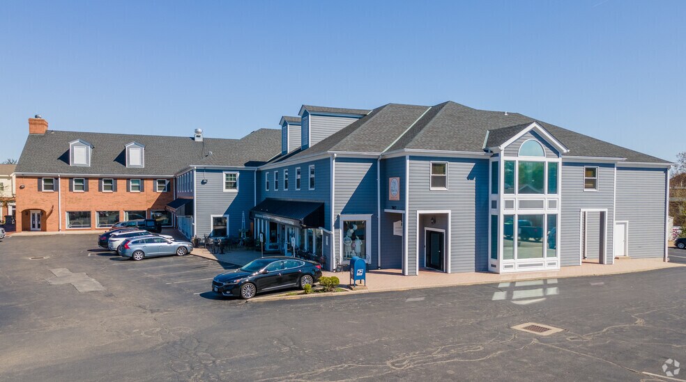 9361 Montgomery Rd, Montgomery, OH à louer - Photo principale – Image 1 sur 4