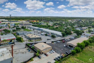 8117-8165 Latigo Plz, San Antonio, TX - VUE AÉRIENNE  vue de carte - Image1
