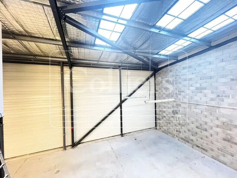 Local d’activités dans Gémenos à louer - Photo intérieure – Image 2 sur 5