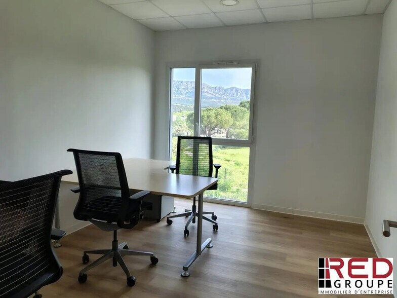 Bureau dans Rousset à louer - Photo de l’immeuble – Image 3 sur 6