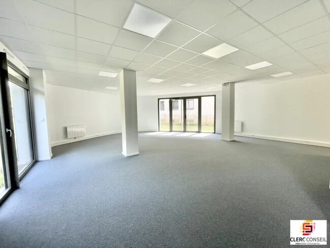 Plus de détails pour Local commercial à louer