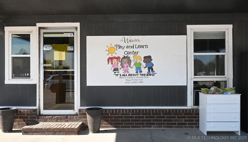 1104 Campbell Rd, Warner, OK à vendre - Photo de l’immeuble – Image 2 sur 24