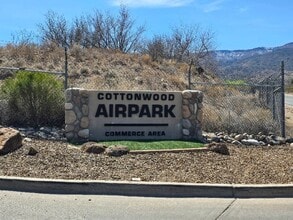 101 S Airpark Rd, Cottonwood, AZ à louer Photo de l’immeuble– Image 2 sur 5