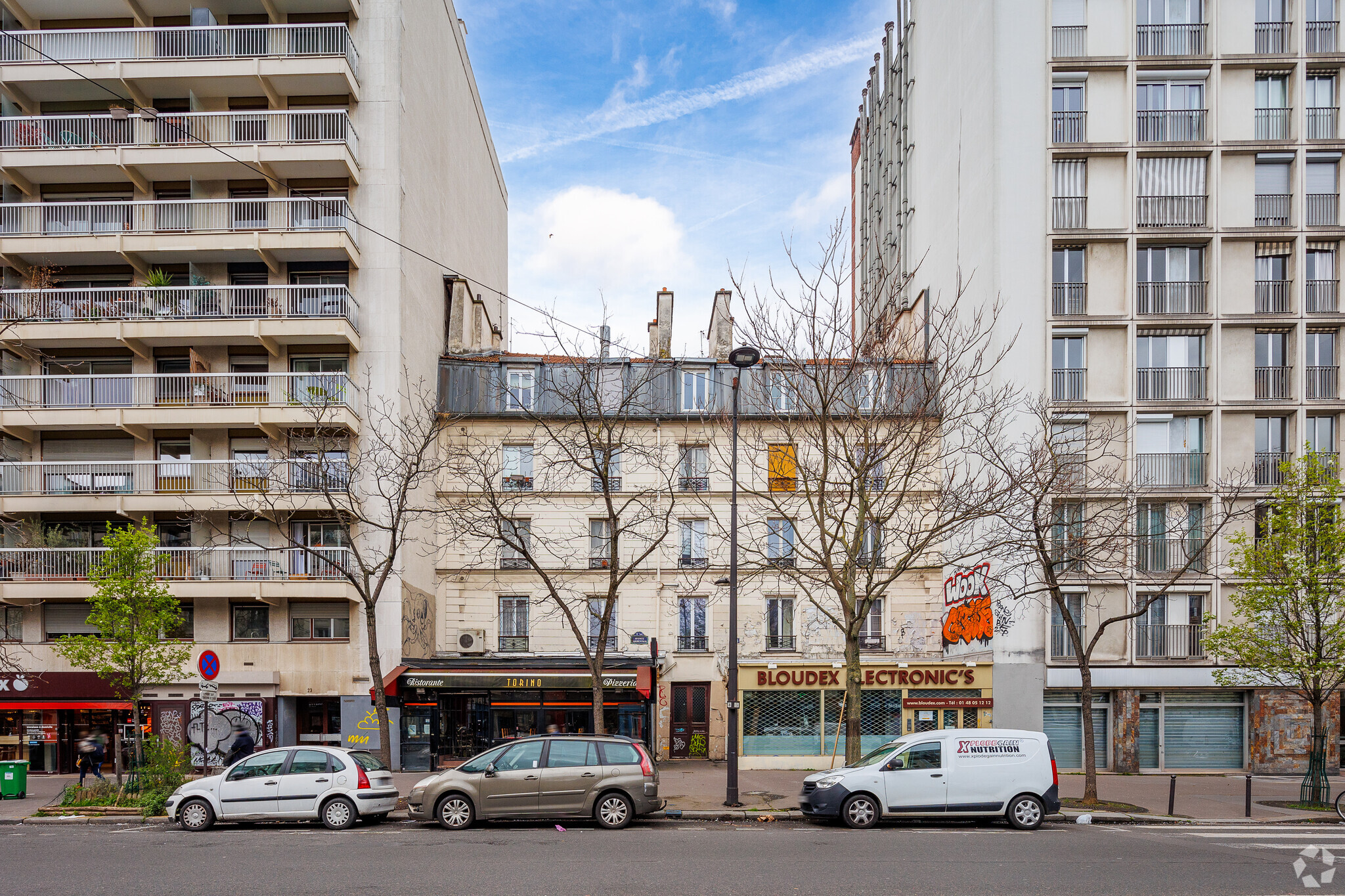 Immeuble residentiel dans Paris à vendre Photo principale– Image 1 sur 4