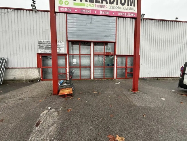 Plus de détails pour Local commercial à louer