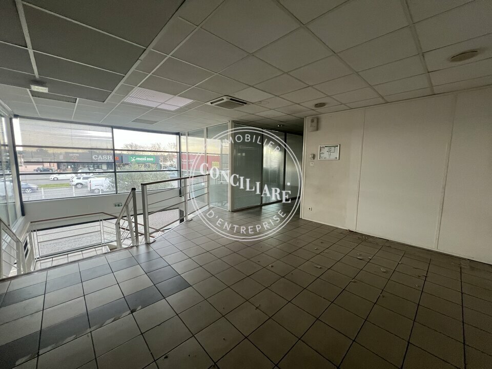Bureau dans Portet-sur-Garonne à louer Hall d’entrée– Image 1 sur 5