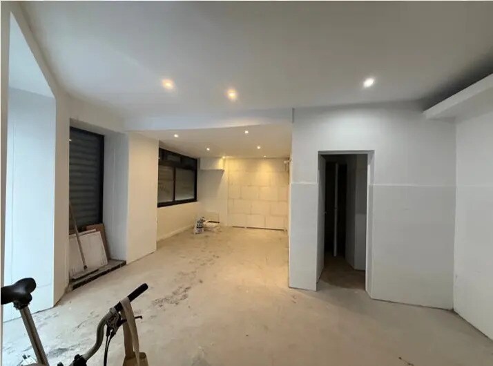 Bureau dans Paris à vendre - Photo de l’immeuble – Image 2 sur 8