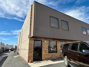 3227 Meade Ave, Las Vegas, NV à louer Photo de l’immeuble– Image 1 sur 9
