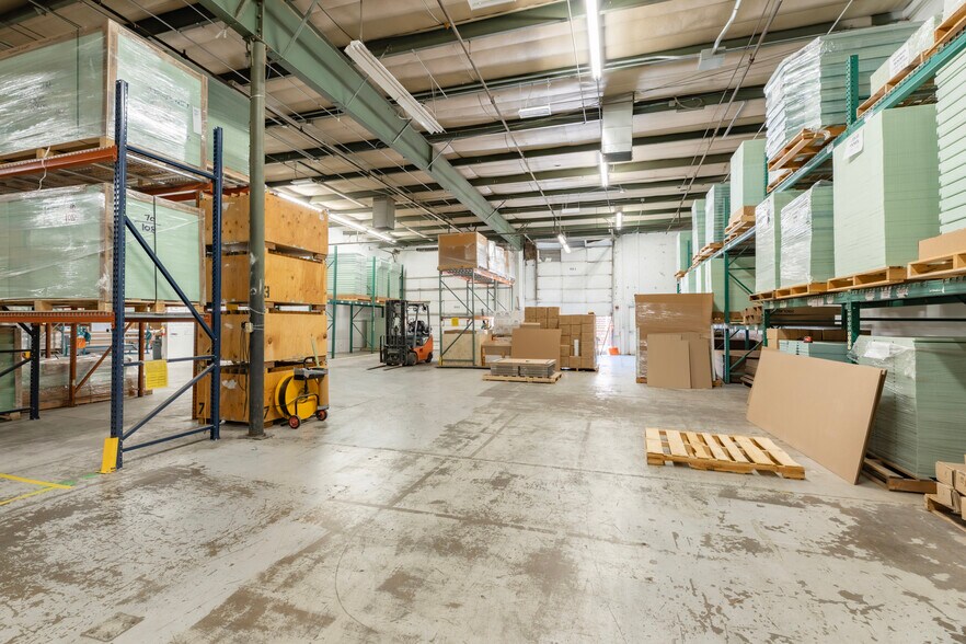 2597 W 64th Ave, Denver, CO à louer - Photo intérieure – Image 2 sur 12