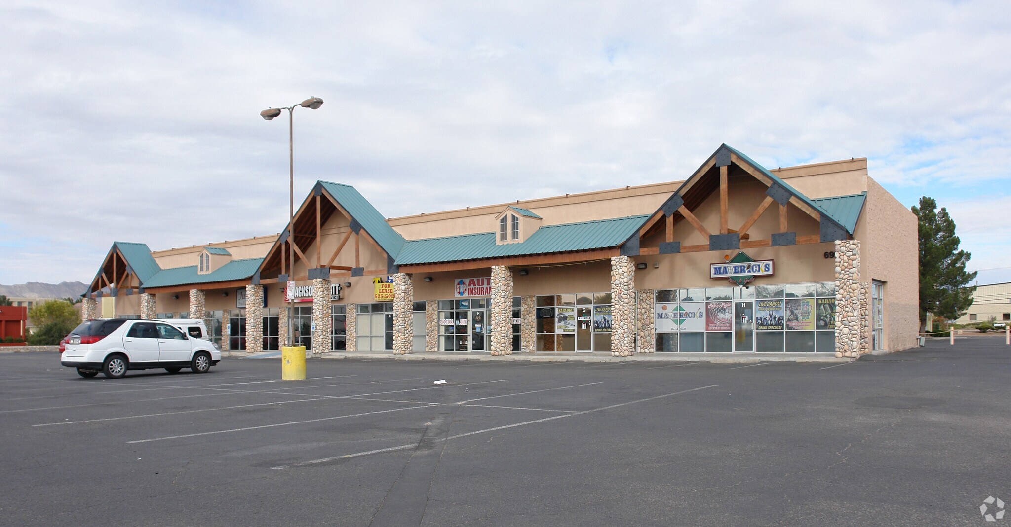 6999 Montana Ave, El Paso, TX à louer Photo principale– Image 1 sur 4