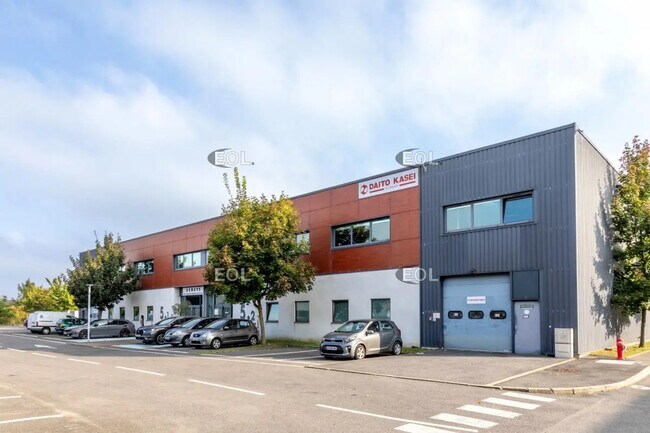 Plus de détails pour Local d'activités à louer