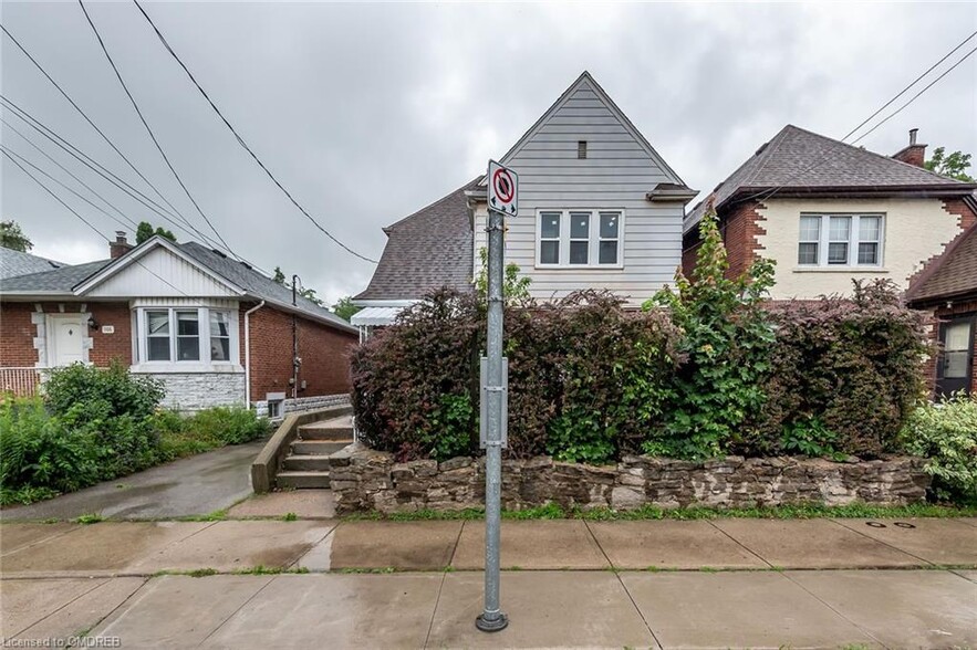 104 Longwood Rd S, Hamilton, ON à vendre - Photo principale – Image 1 sur 28