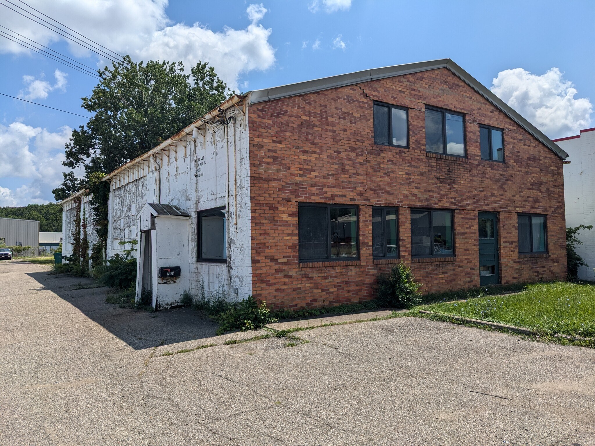 2909 S Martin Luther King Jr Blvd, Lansing, MI à vendre Photo de l’immeuble– Image 1 sur 10