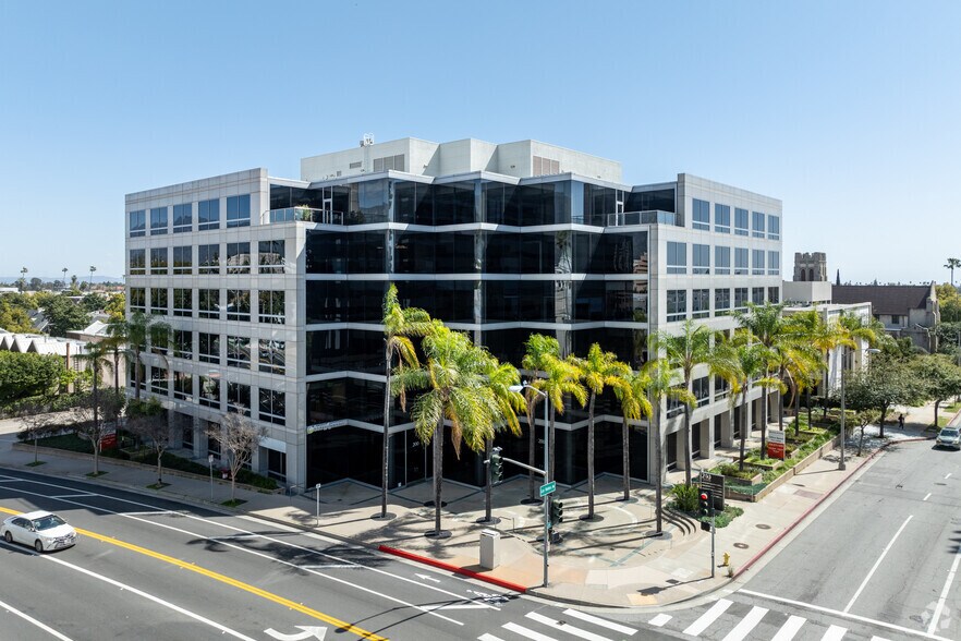 200 S Los Robles Ave, Pasadena, CA à louer - Photo de l’immeuble – Image 1 sur 22