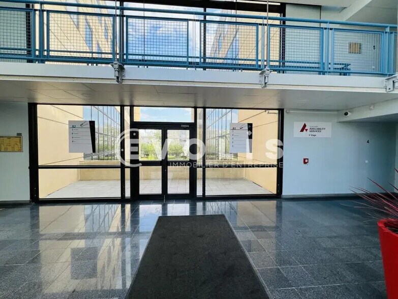 Bureau dans Lognes à louer - Hall d’entrée – Image 2 sur 11