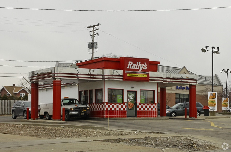 6201 Brookpark Rd, Cleveland, OH à louer - Photo principale – Image 2 sur 5