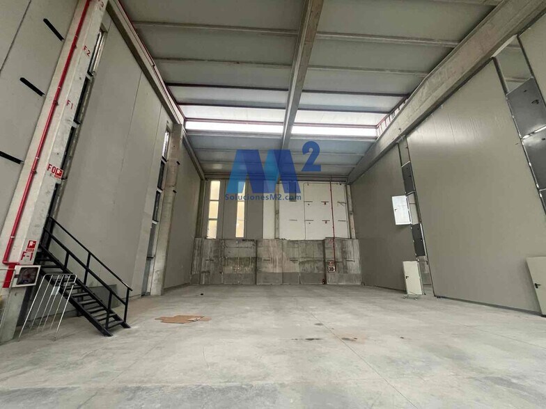 Industriel/Logistique dans Colmenar Viejo, Madrid à vendre - Photo de l’immeuble – Image 2 sur 6