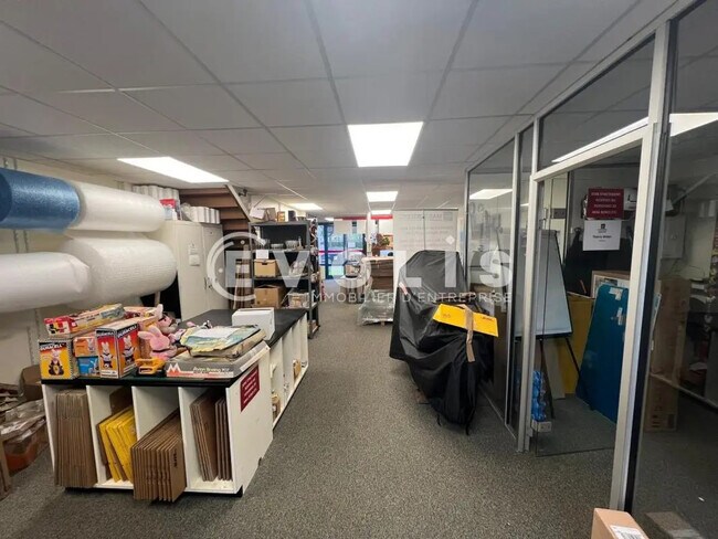 Plus de détails pour Bureau à vendre