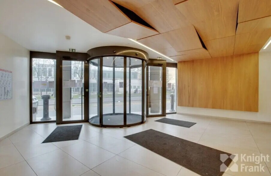 67-69 Boulevard Bessières, Paris à louer - Photo de l’immeuble – Image 2 sur 8