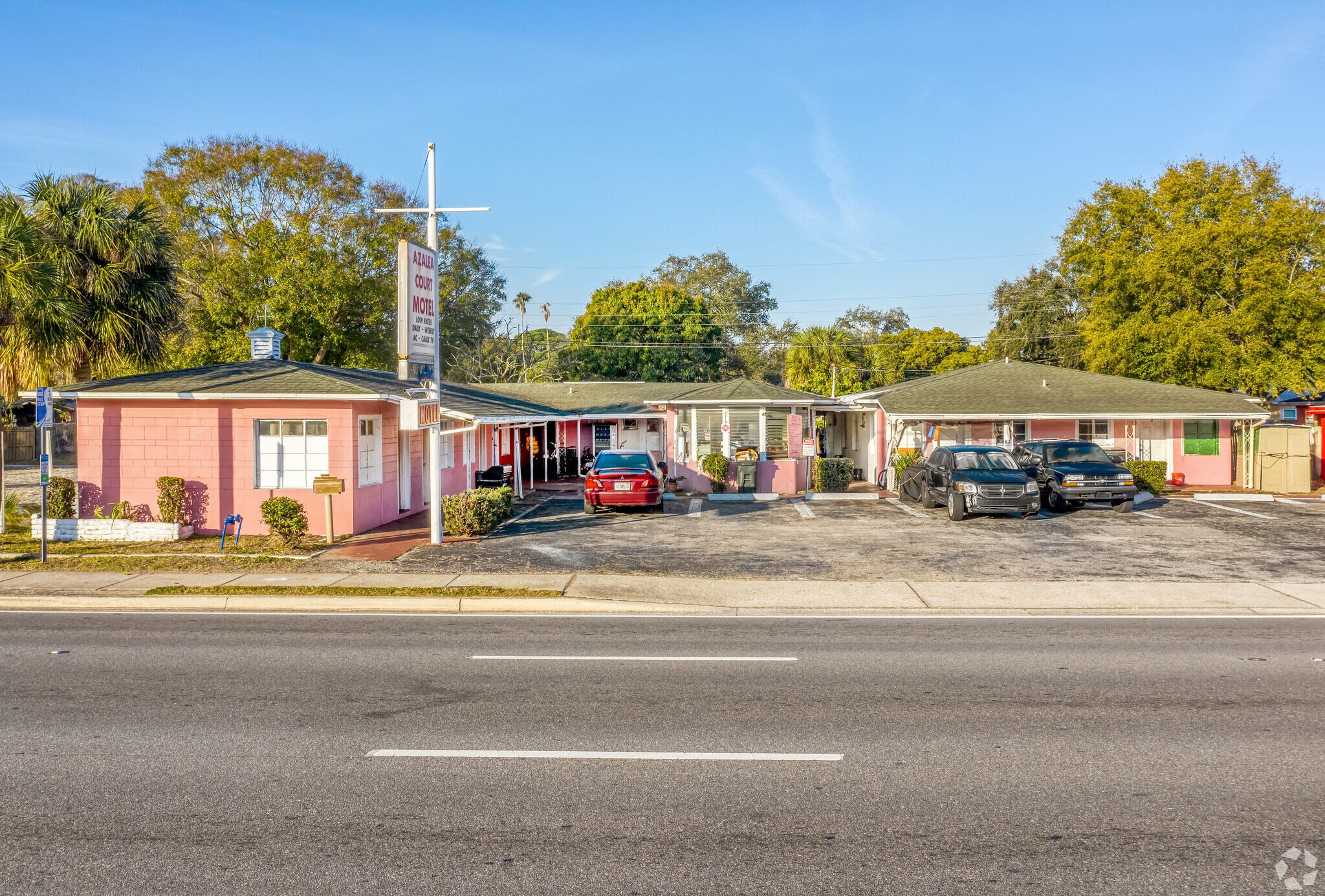 8210 4th St N, Saint Petersburg, FL à vendre Photo de l’immeuble– Image 1 sur 3