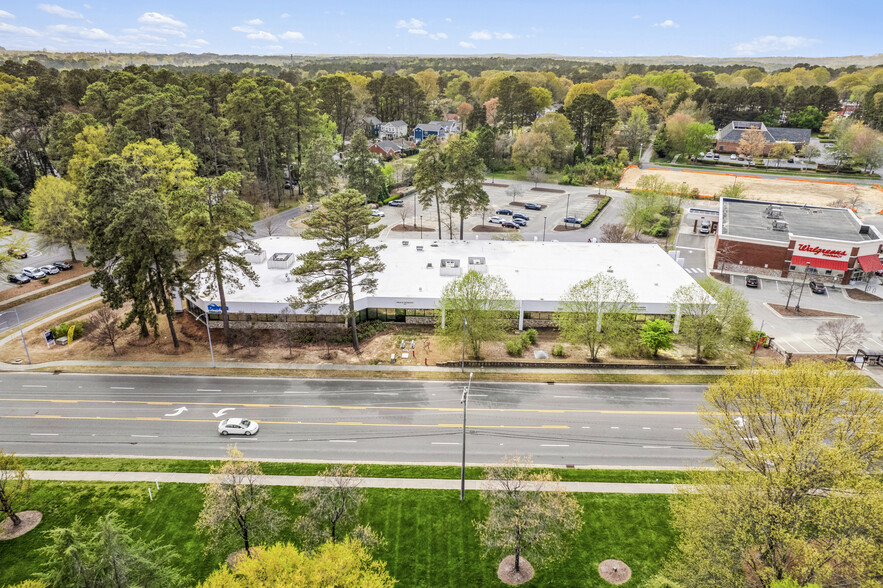 3901 N Roxboro Rd, Durham, NC à vendre - Photo de l’immeuble – Image 2 sur 12