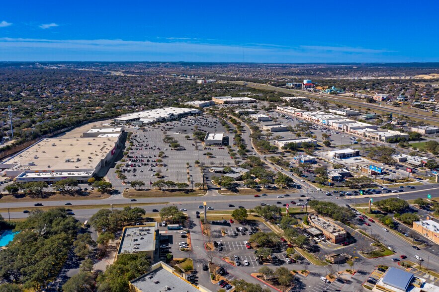 11311 Bandera Rd, San Antonio, TX à louer - Aérien – Image 2 sur 17