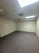 8181 N Stadium Dr, Houston, TX à louer Photo intérieure– Image 2 sur 12