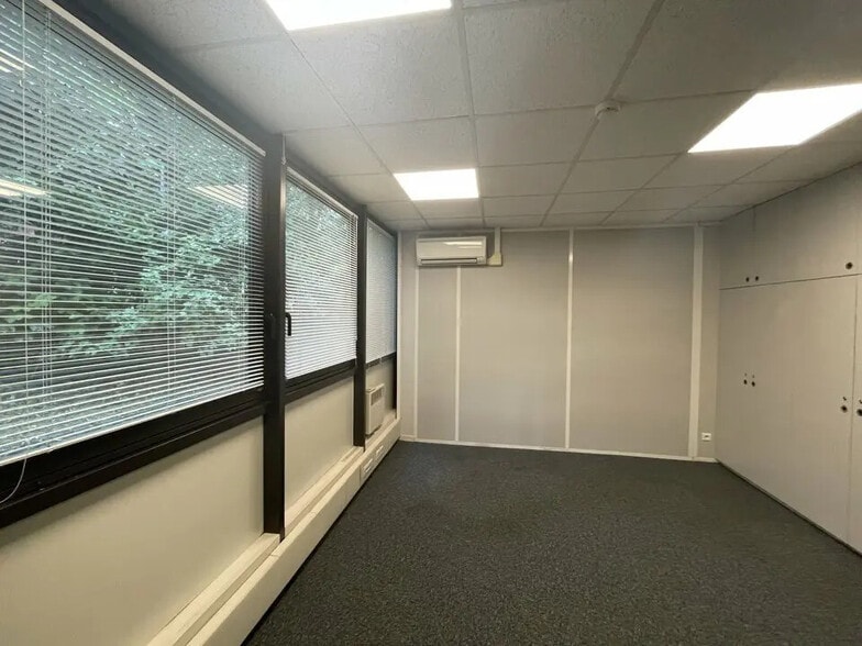 Bureau dans Seyssinet-Pariset à vendre - Photo de l’immeuble – Image 2 sur 4