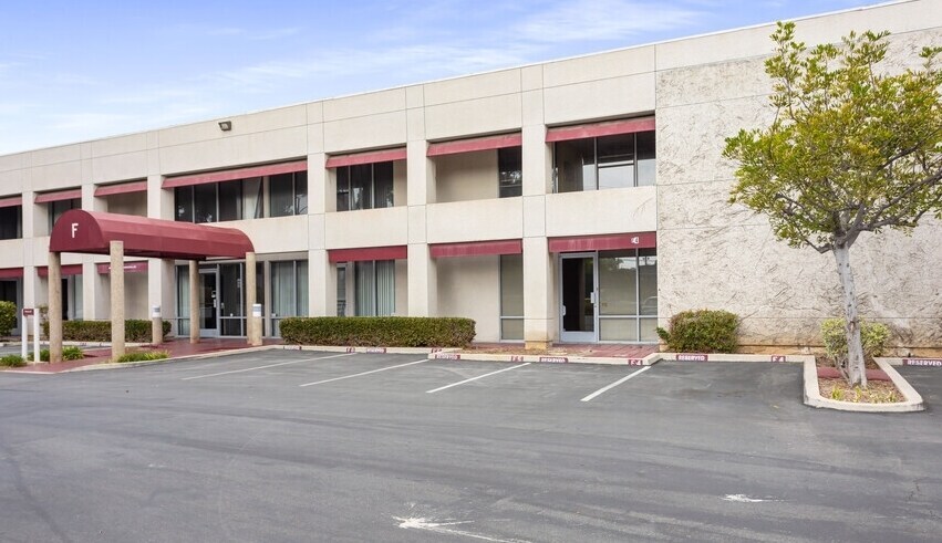 711 W 17th St, Costa Mesa, CA à vendre - Photo de l’immeuble – Image 3 sur 80