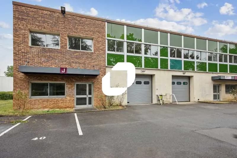 Local d’activités dans Les Ulis à louer - Photo de l’immeuble – Image 2 sur 22