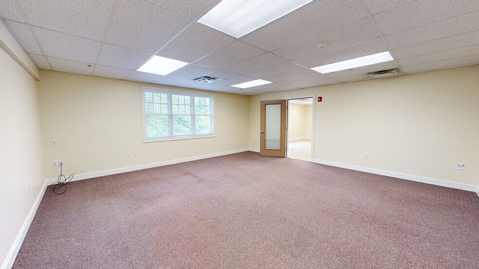 68 Evergreen St, Kingston, MA à louer - Numérisation 3D Matterport – Image 3 sur 19